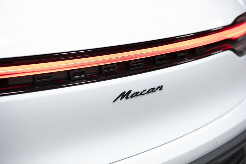 Thumbnail: 2026 Porsche Macan - 36