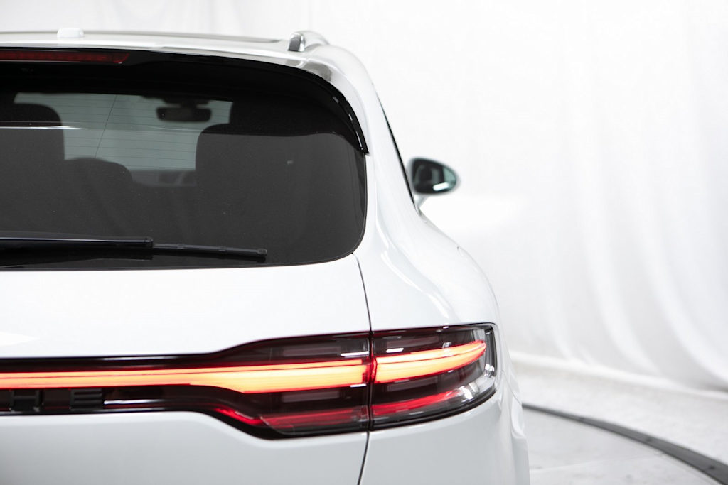 Thumbnail: 2026 Porsche Macan - 38