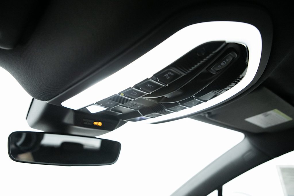 Thumbnail: 2026 Porsche Macan - 28