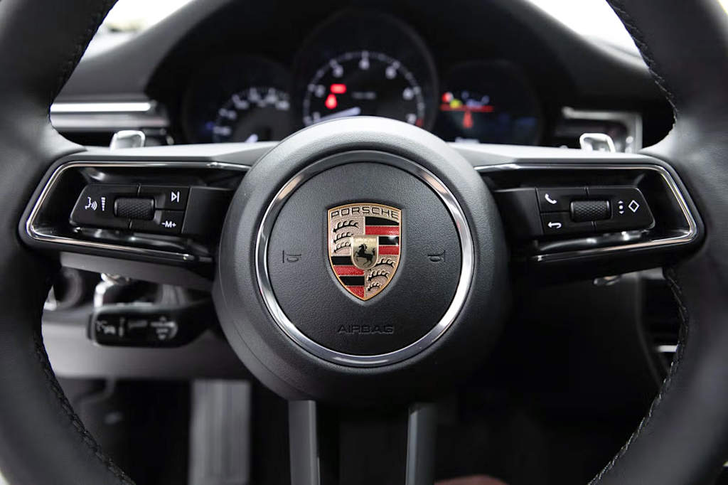 Thumbnail: 2026 Porsche Macan - 11