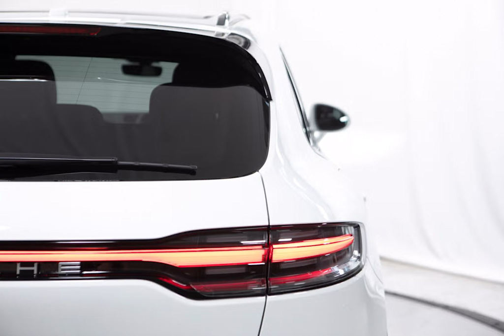 Thumbnail: 2026 Porsche Macan - 25