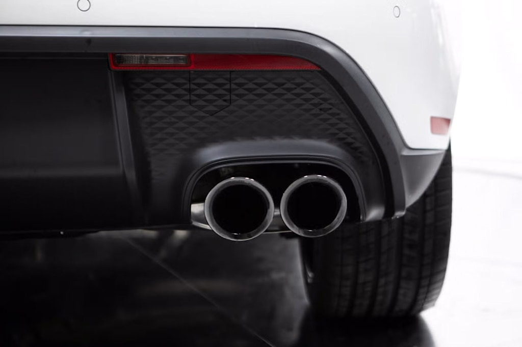 Thumbnail: 2026 Porsche Macan - 24