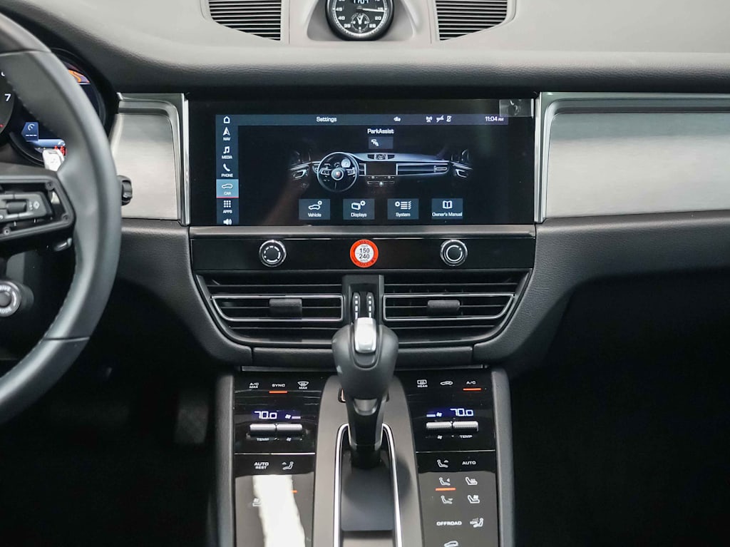 Thumbnail: 2026 Porsche Macan - 15