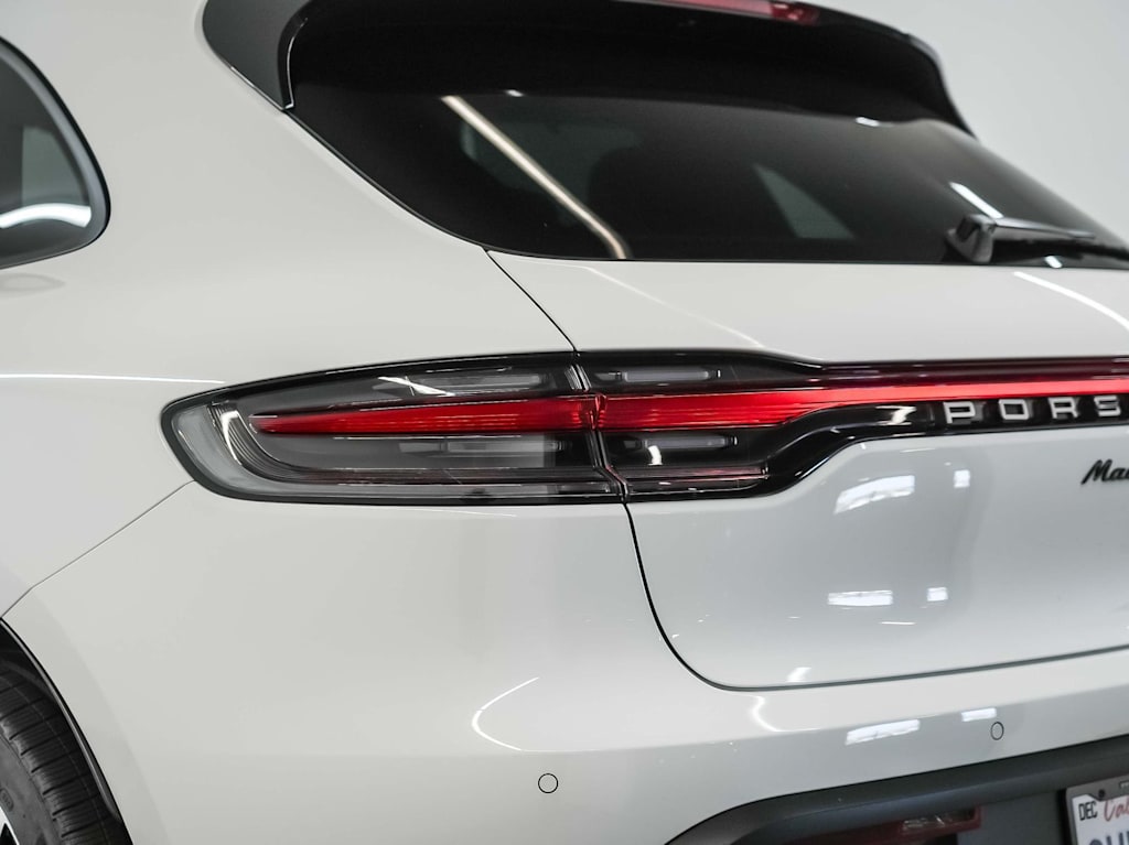 Thumbnail: 2026 Porsche Macan - 27
