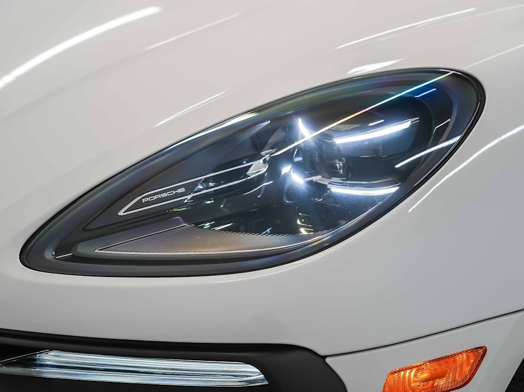 Thumbnail: 2026 Porsche Macan - 25