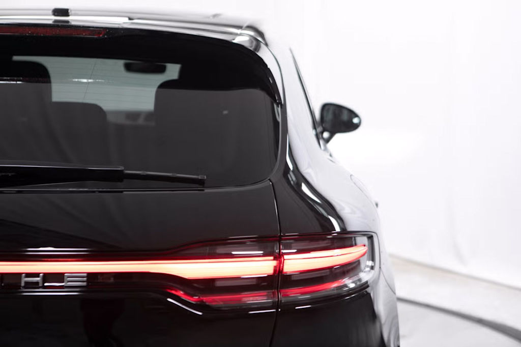 Thumbnail: 2026 Porsche Macan - 25