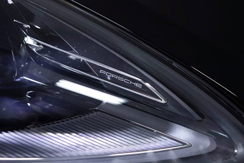 Thumbnail: 2026 Porsche Macan - 20