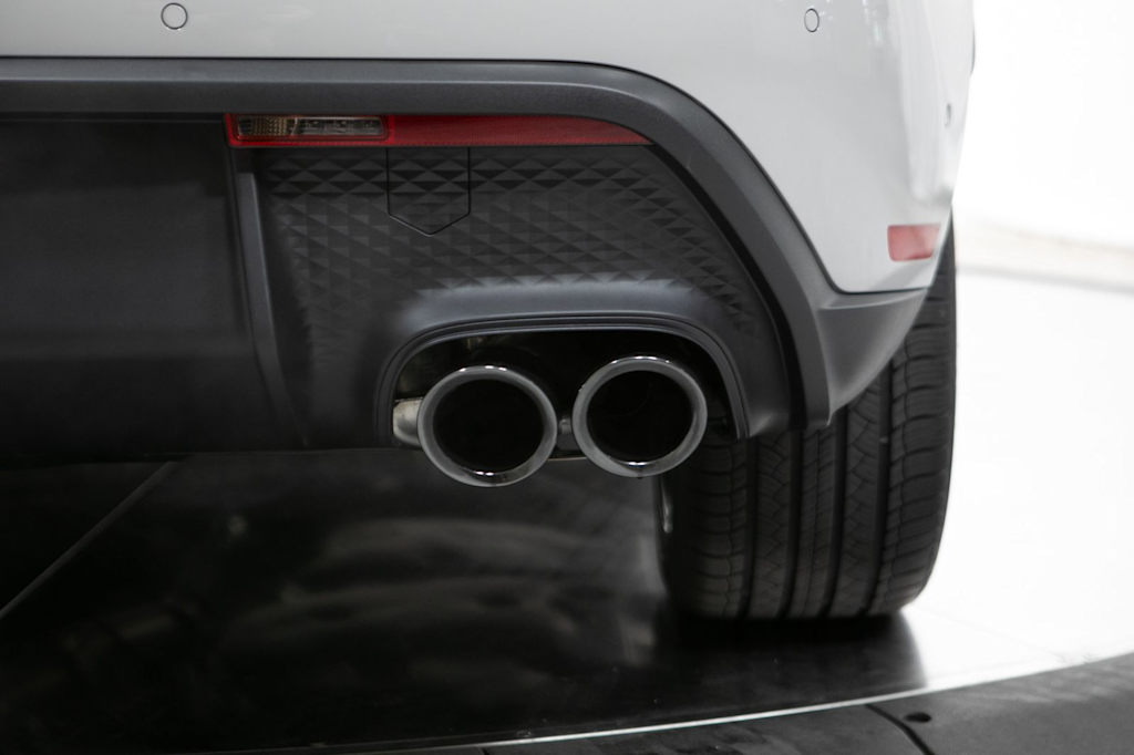Thumbnail: 2026 Porsche Macan - 25