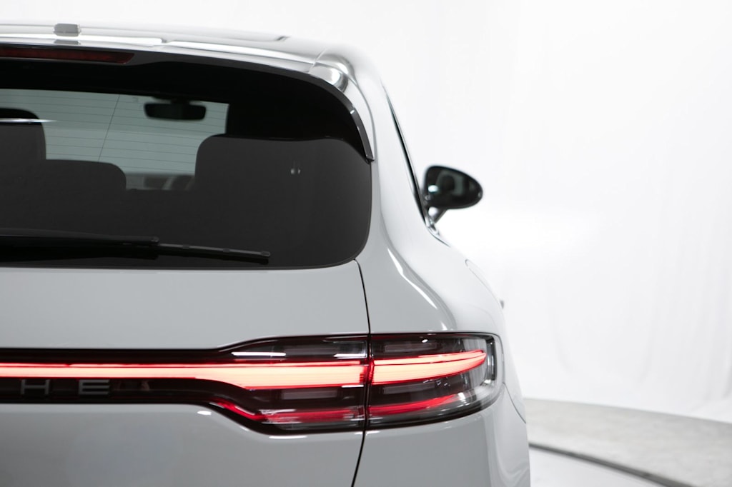 Thumbnail: 2026 Porsche Macan - 26