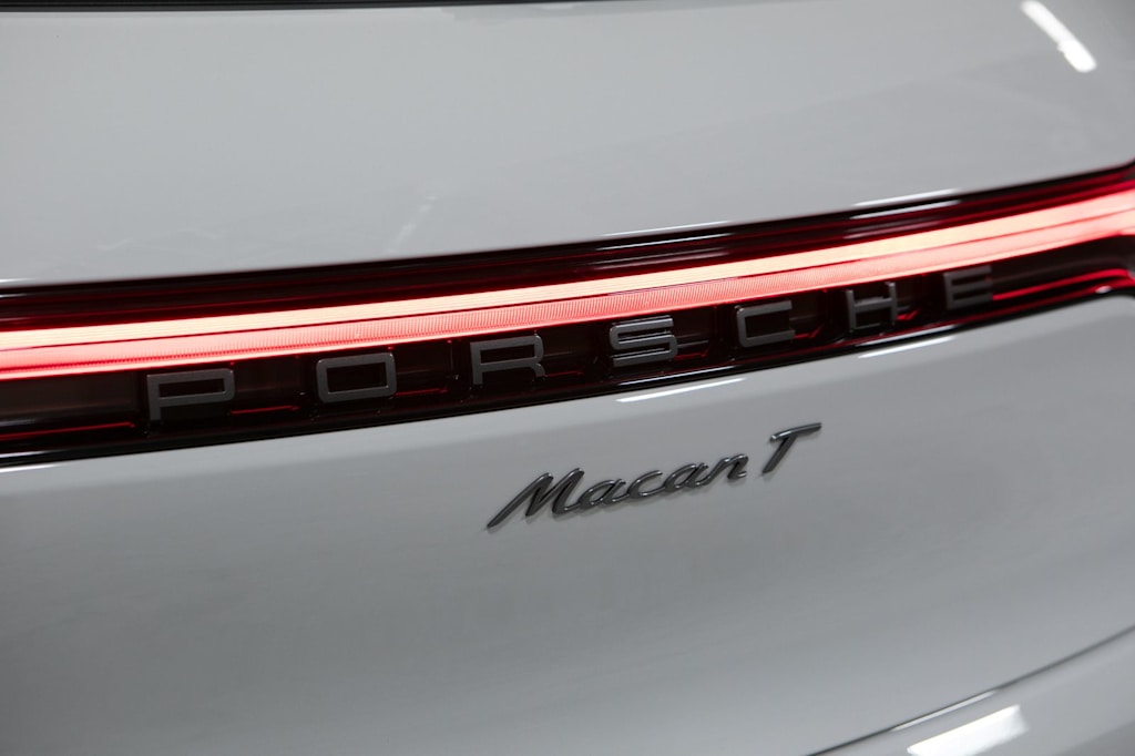 Thumbnail: 2026 Porsche Macan - 24