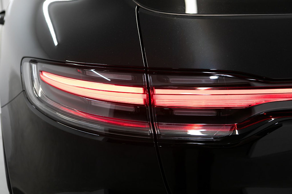 Thumbnail: 2026 Porsche Macan - 36