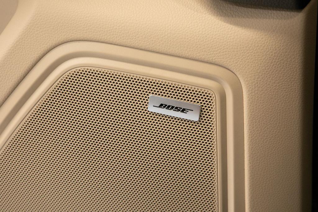 Thumbnail: 2026 Porsche Macan - 31