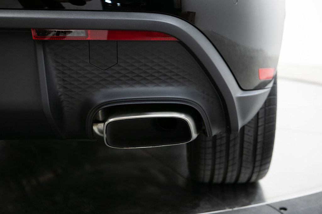 Thumbnail: 2026 Porsche Macan - 38