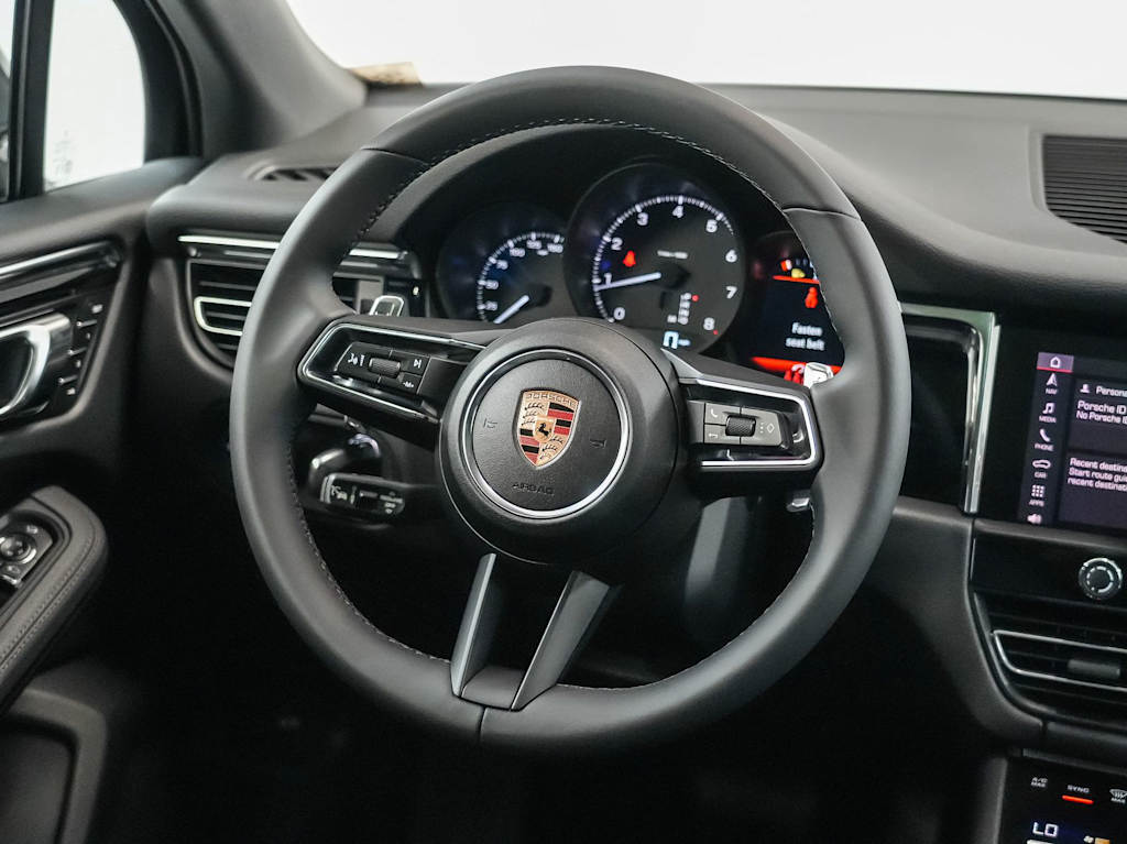 Thumbnail: 2026 Porsche Macan - 14