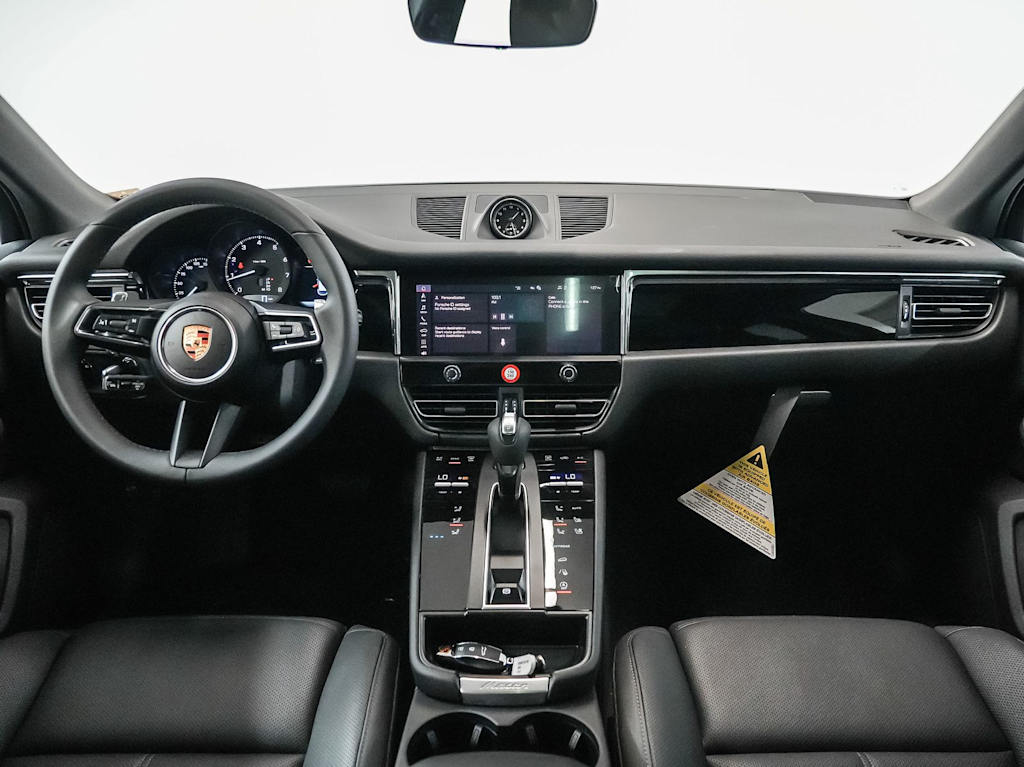 Thumbnail: 2026 Porsche Macan - 10