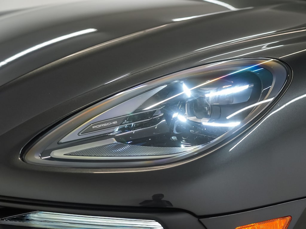 Thumbnail: 2023 Porsche Macan - 23