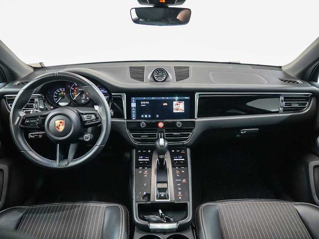 Thumbnail: 2023 Porsche Macan - 9