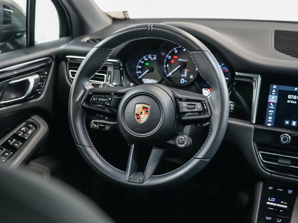 Thumbnail: 2023 Porsche Macan - 14