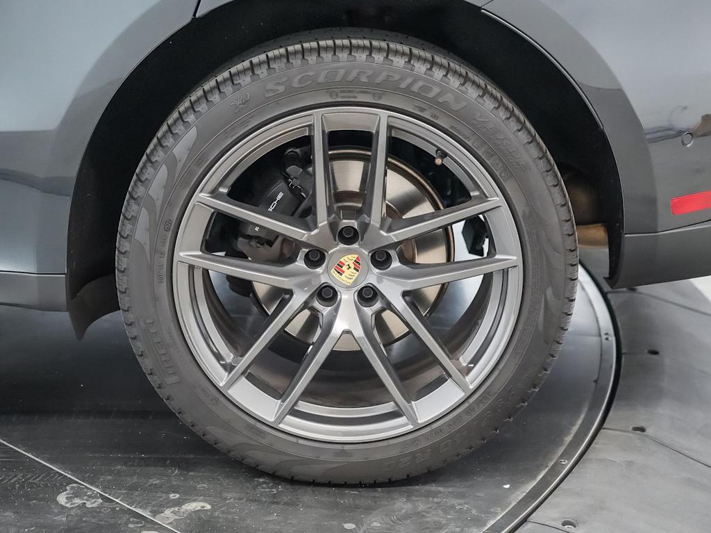 Thumbnail: 2023 Porsche Macan - 24