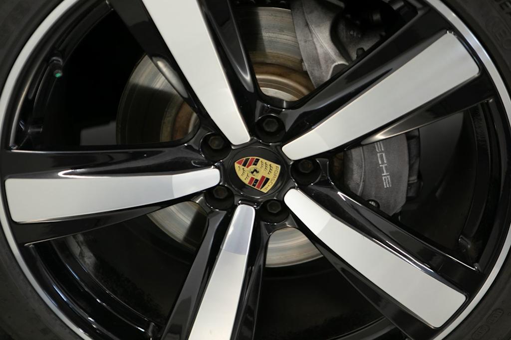 Thumbnail: 2023 Porsche Macan - 18