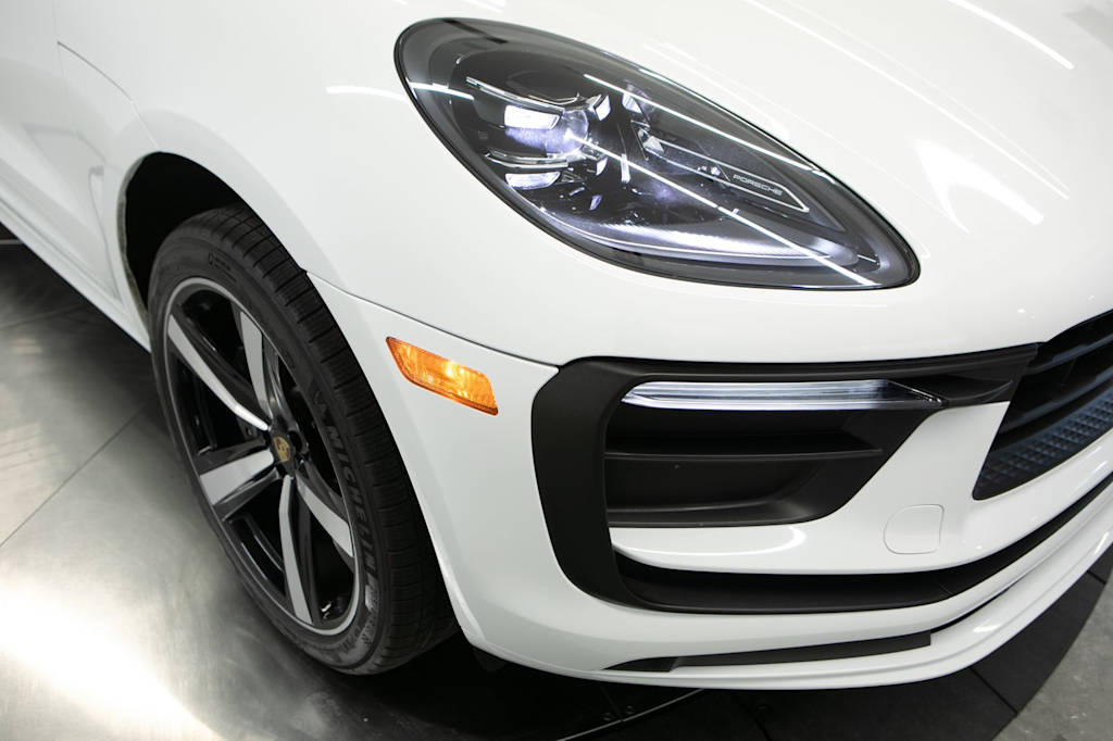 Thumbnail: 2023 Porsche Macan - 19