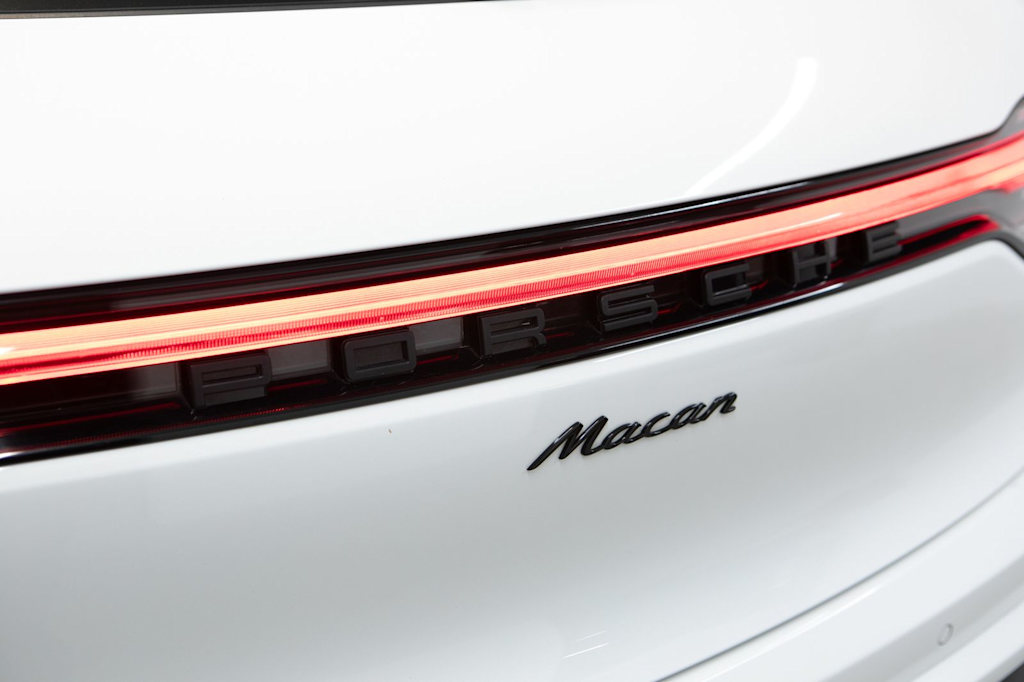Thumbnail: 2023 Porsche Macan - 36