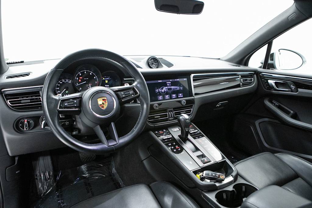 Thumbnail: 2024 Porsche Macan - 8