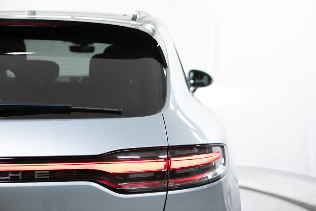 Thumbnail: 2024 Porsche Macan - 25