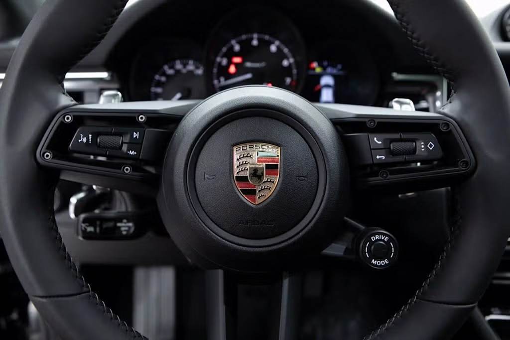 Thumbnail: 2025 Porsche Macan - 18