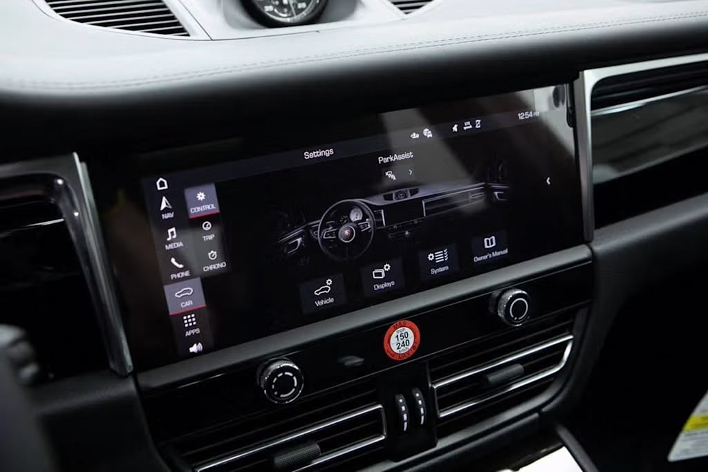 Thumbnail: 2025 Porsche Macan - 13