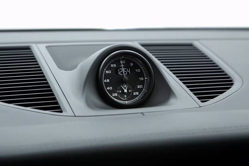 Thumbnail: 2025 Porsche Macan - 26