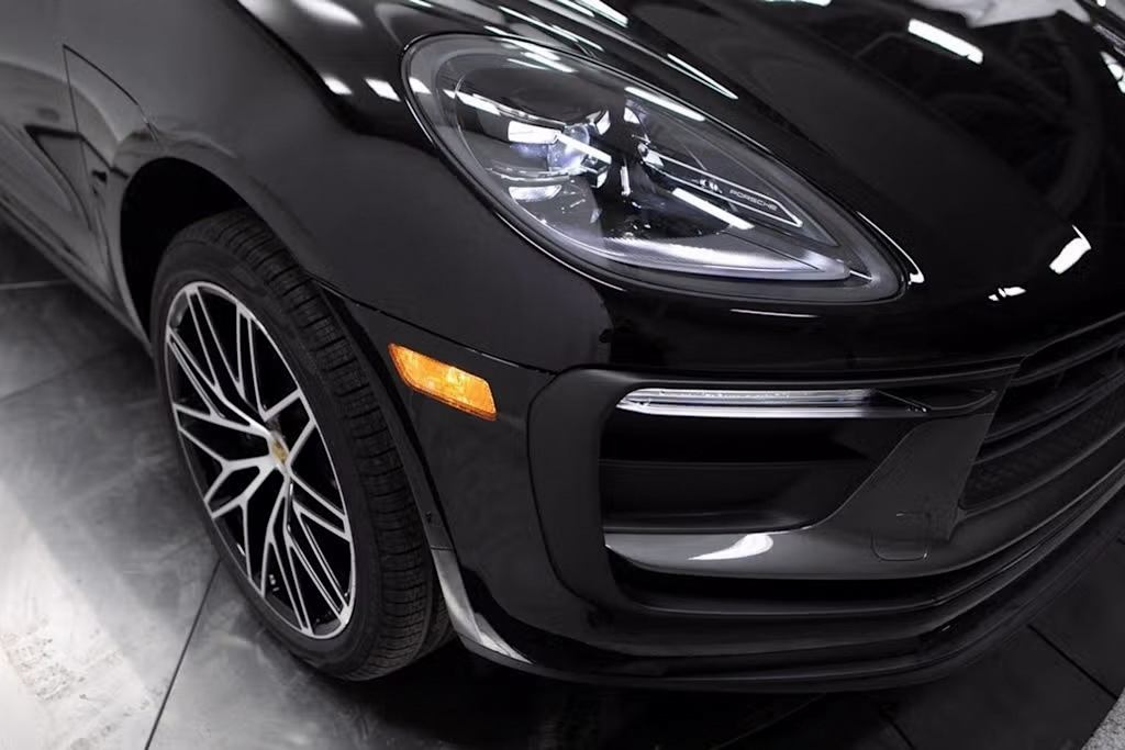 Thumbnail: 2025 Porsche Macan - 7