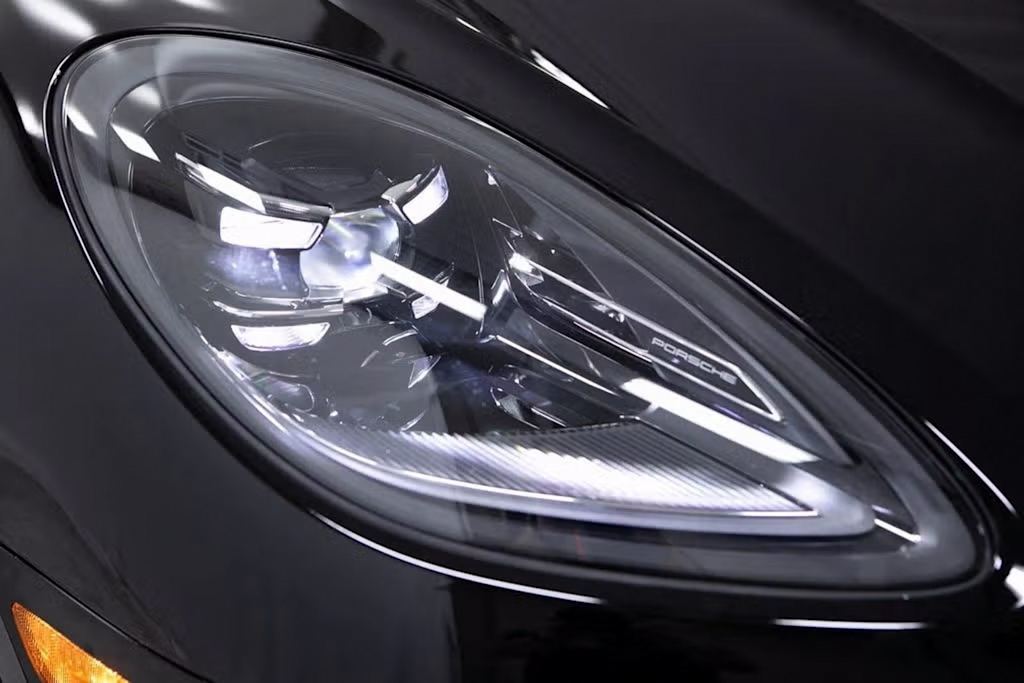 Thumbnail: 2025 Porsche Macan - 33