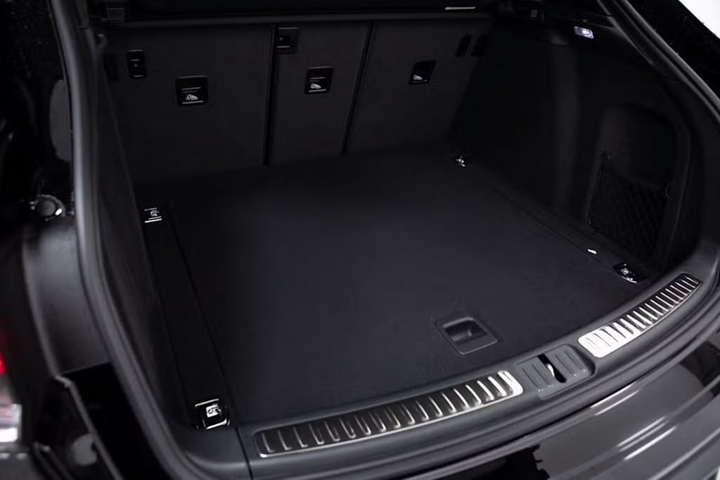 Thumbnail: 2025 Porsche Macan - 31