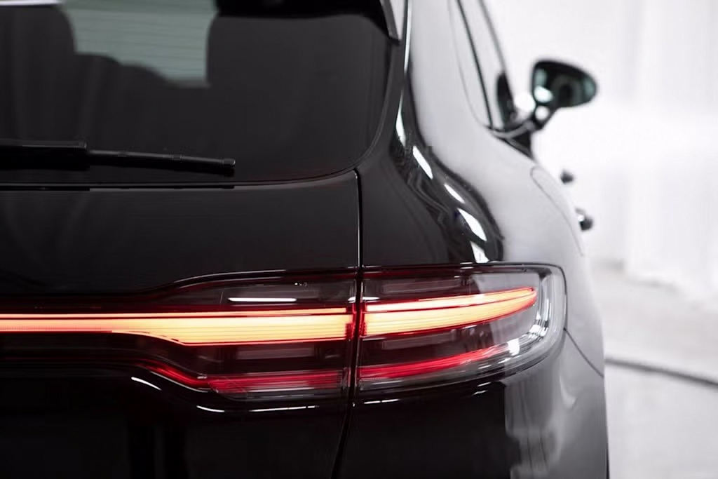 Thumbnail: 2025 Porsche Macan - 38