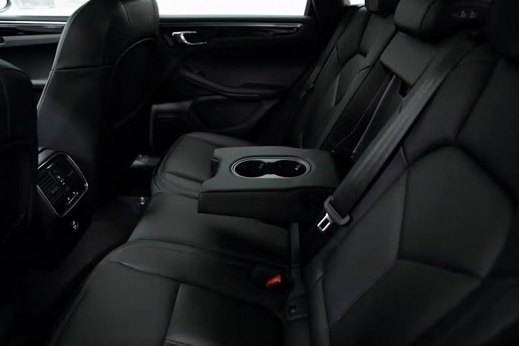 Thumbnail: 2025 Porsche Macan - 29