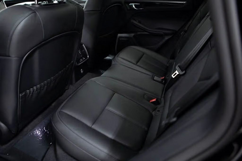 Thumbnail: 2025 Porsche Macan - 12