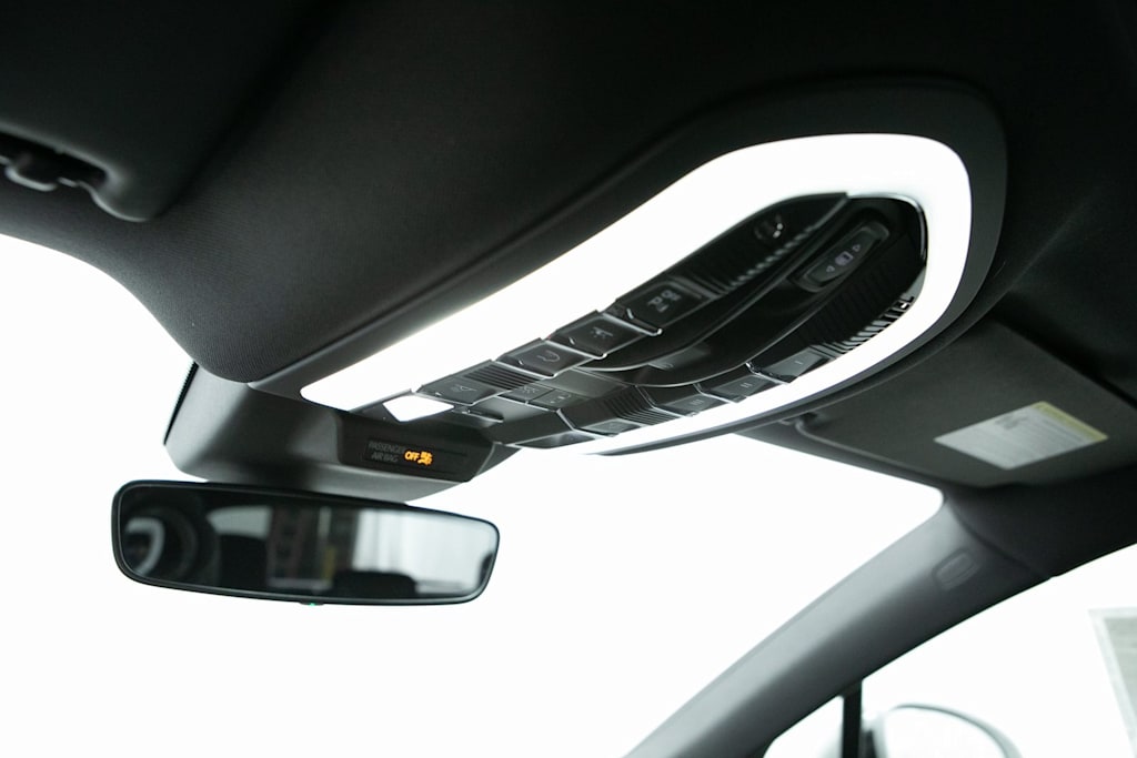 Thumbnail: 2026 Porsche Macan - 29