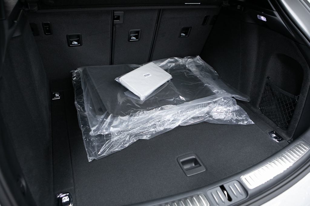 Thumbnail: 2026 Porsche Macan - 14