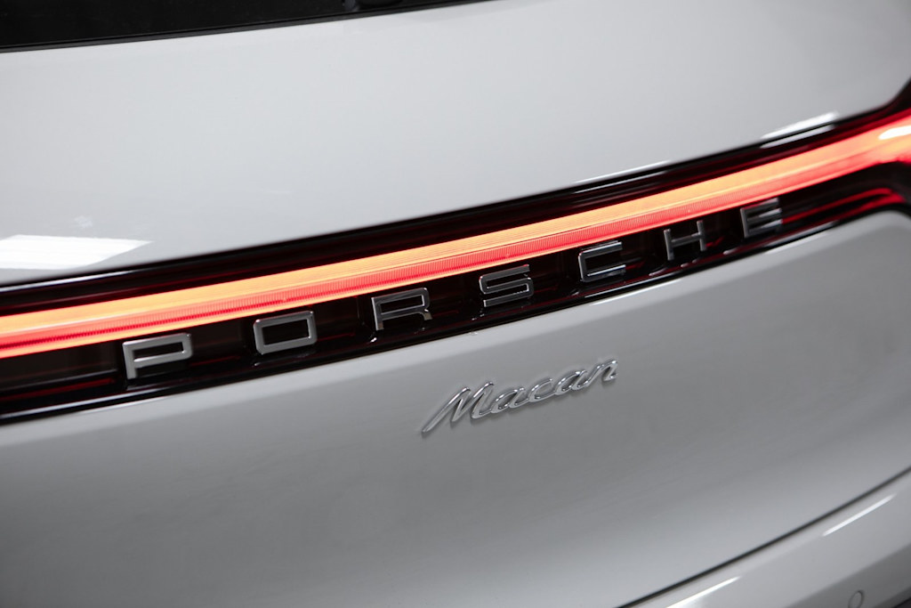 Thumbnail: 2026 Porsche Macan - 37