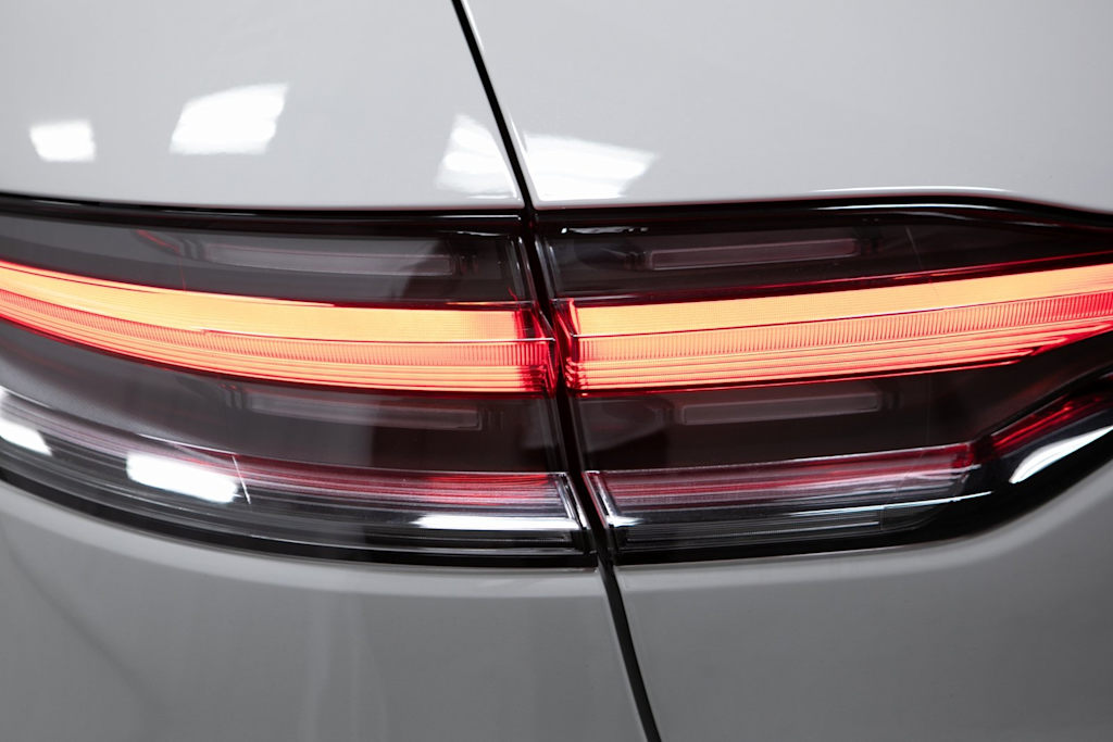 Thumbnail: 2026 Porsche Macan - 36