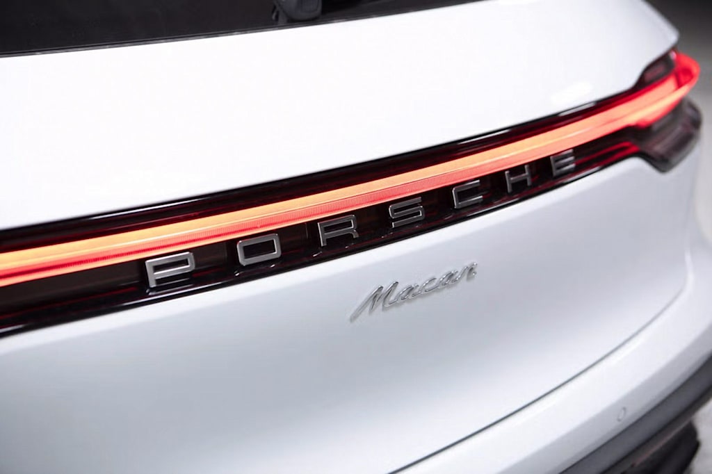 Thumbnail: 2026 Porsche Macan - 36