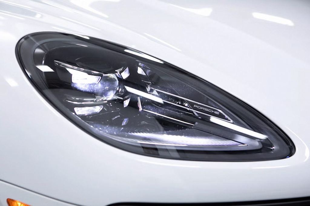 Thumbnail: 2026 Porsche Macan - 35
