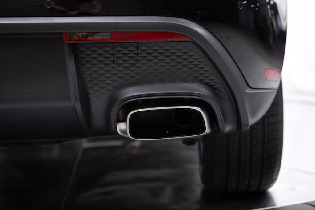 Thumbnail: 2026 Porsche Macan - 22