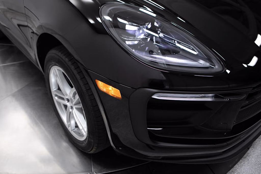 Thumbnail: 2026 Porsche Macan - 5