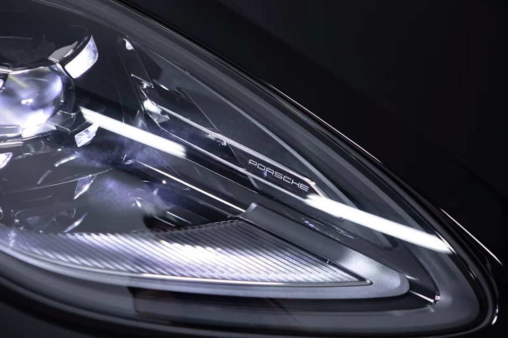 Thumbnail: 2026 Porsche Macan - 19