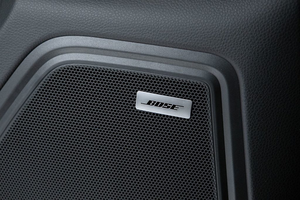Thumbnail: 2026 Porsche Macan - 16