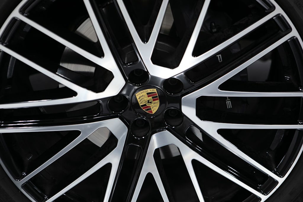 Thumbnail: 2026 Porsche Macan - 8
