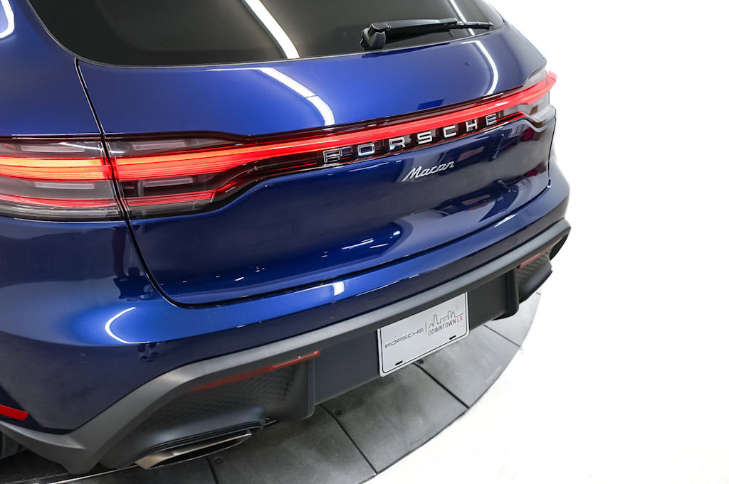 Thumbnail: 2026 Porsche Macan - 7