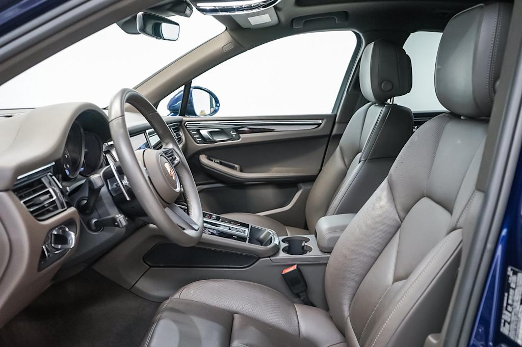 Thumbnail: 2026 Porsche Macan - 28